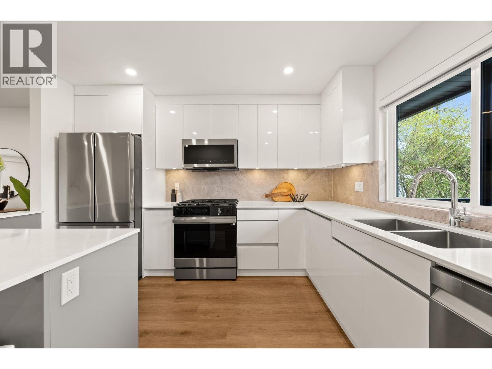 12475 208 Street, Maple Ridge, British Columbia  V2X 4X1 - Photo 10 - R3111215