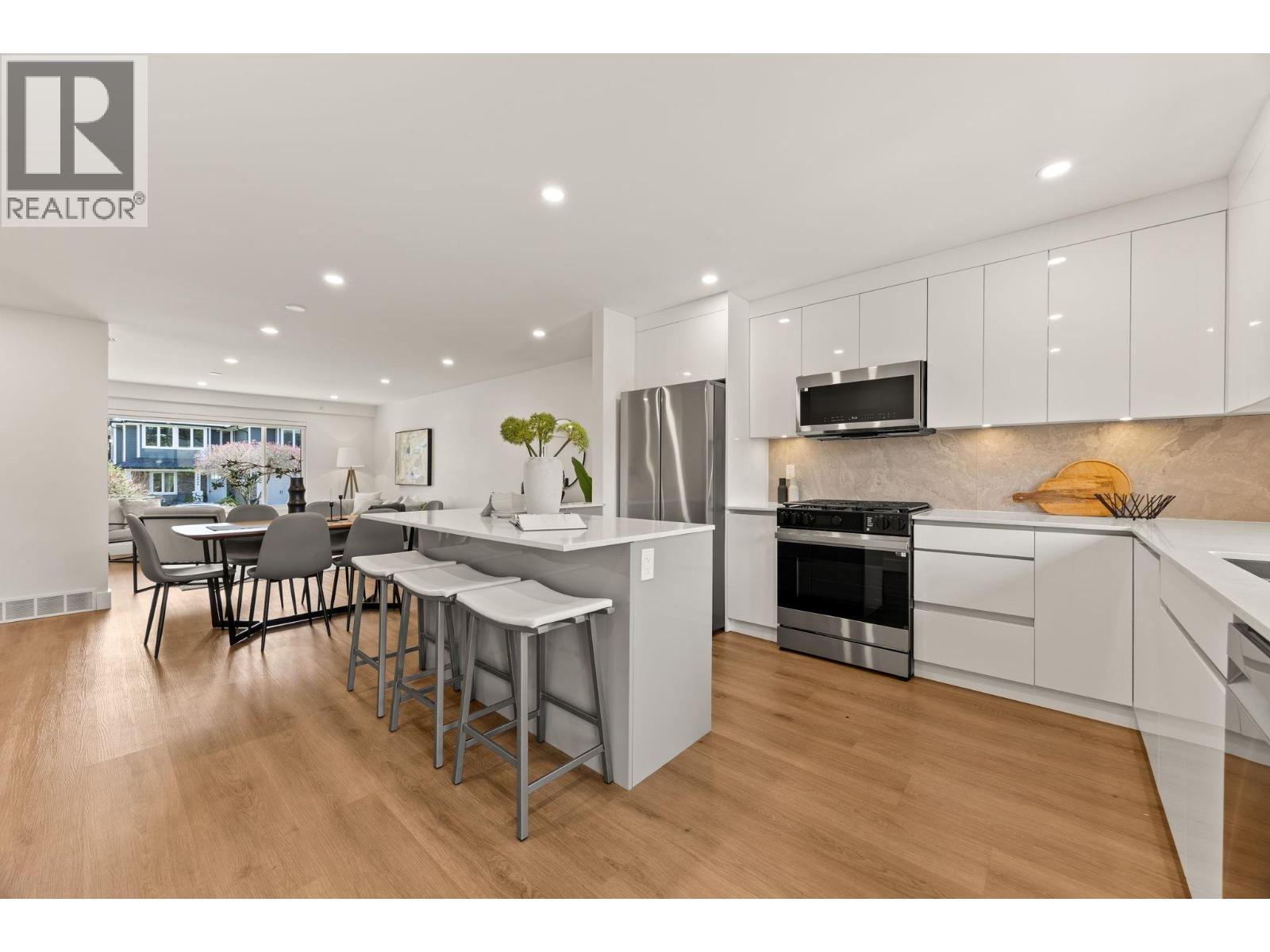 12475 208 Street, Maple Ridge, British Columbia  V2X 4X1 - Photo 9 - R3111215