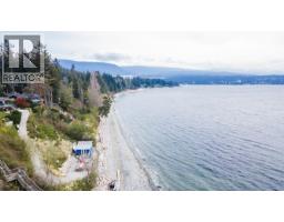 6221 SUNSHINE COAST HIGHWAY, Sechelt, British Columbia