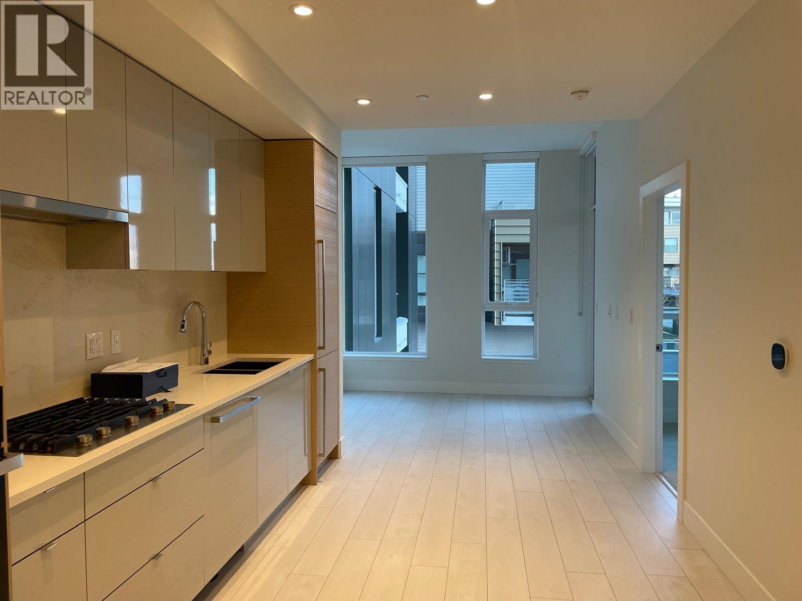 426 3438 Sawmill Crescent, Vancouver, British Columbia  V5S 0E3 - Photo 1 - R3111194