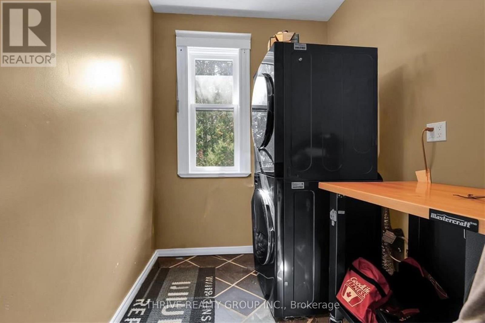 7095 Longwoods Road, London South, Ontario  N6P 1L4 - Photo 12 - X12997296