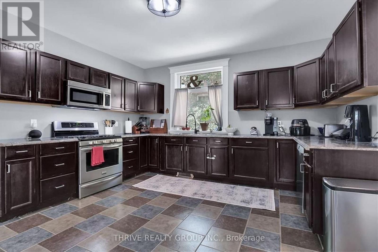 7095 Longwoods Road, London South, Ontario  N6P 1L4 - Photo 4 - X12997296