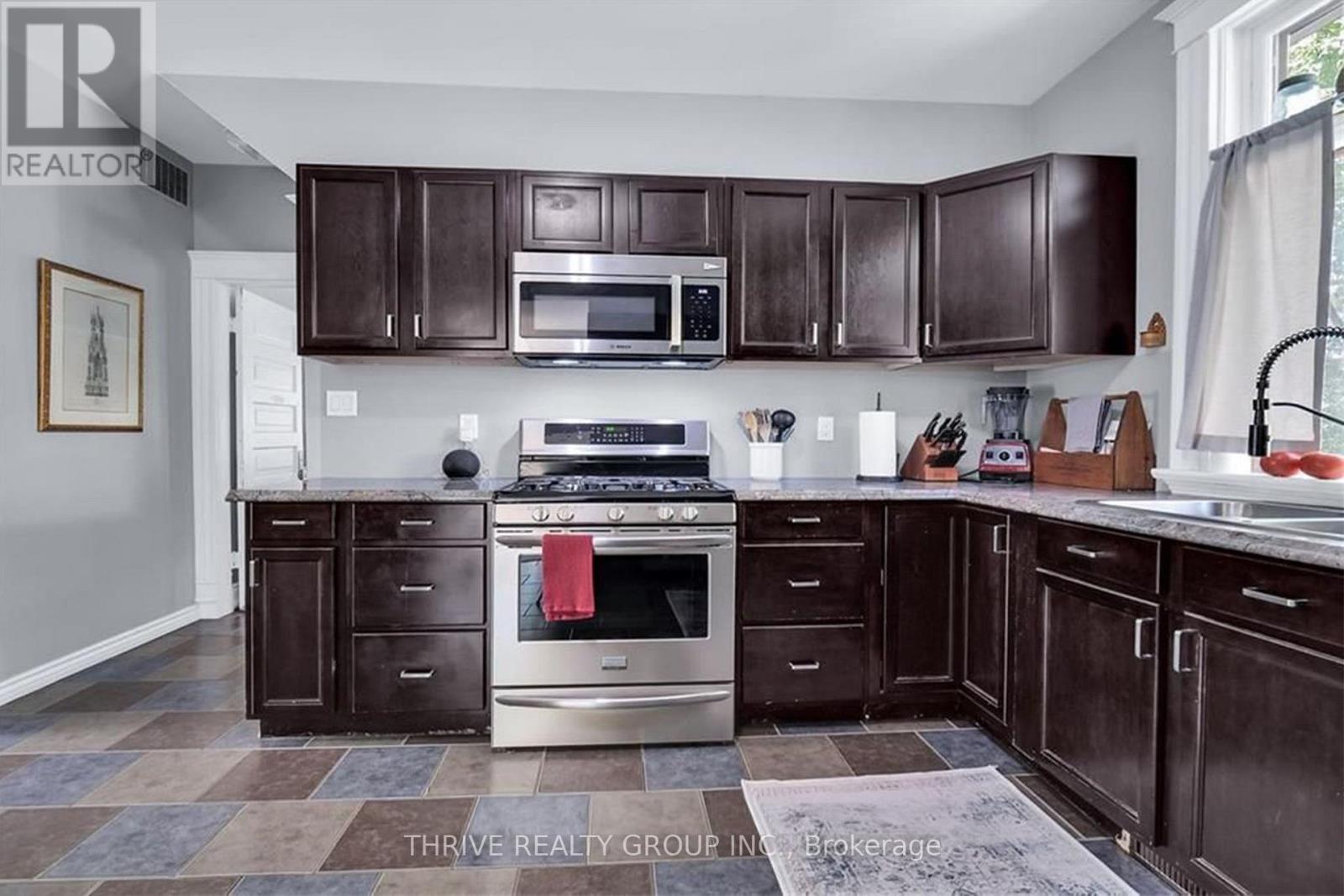 7095 Longwoods Road, London South, Ontario  N6P 1L4 - Photo 5 - X12997296