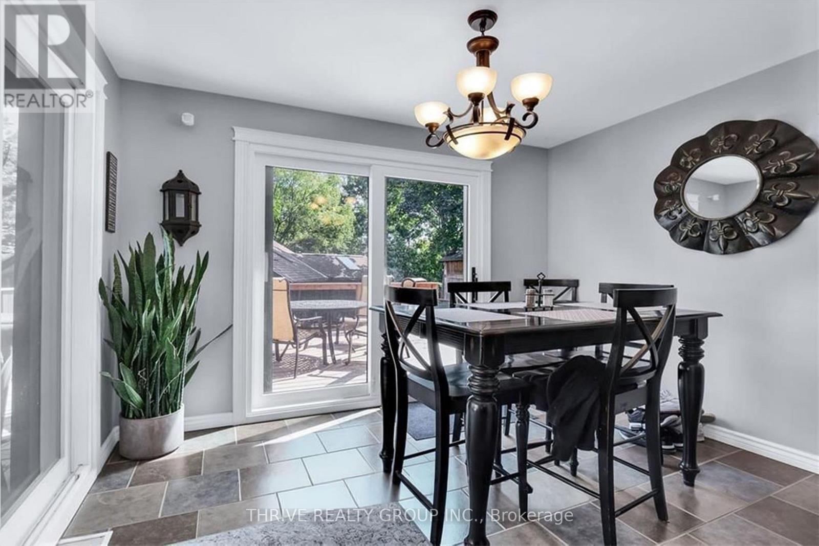 7095 Longwoods Road, London South, Ontario  N6P 1L4 - Photo 8 - X12997296