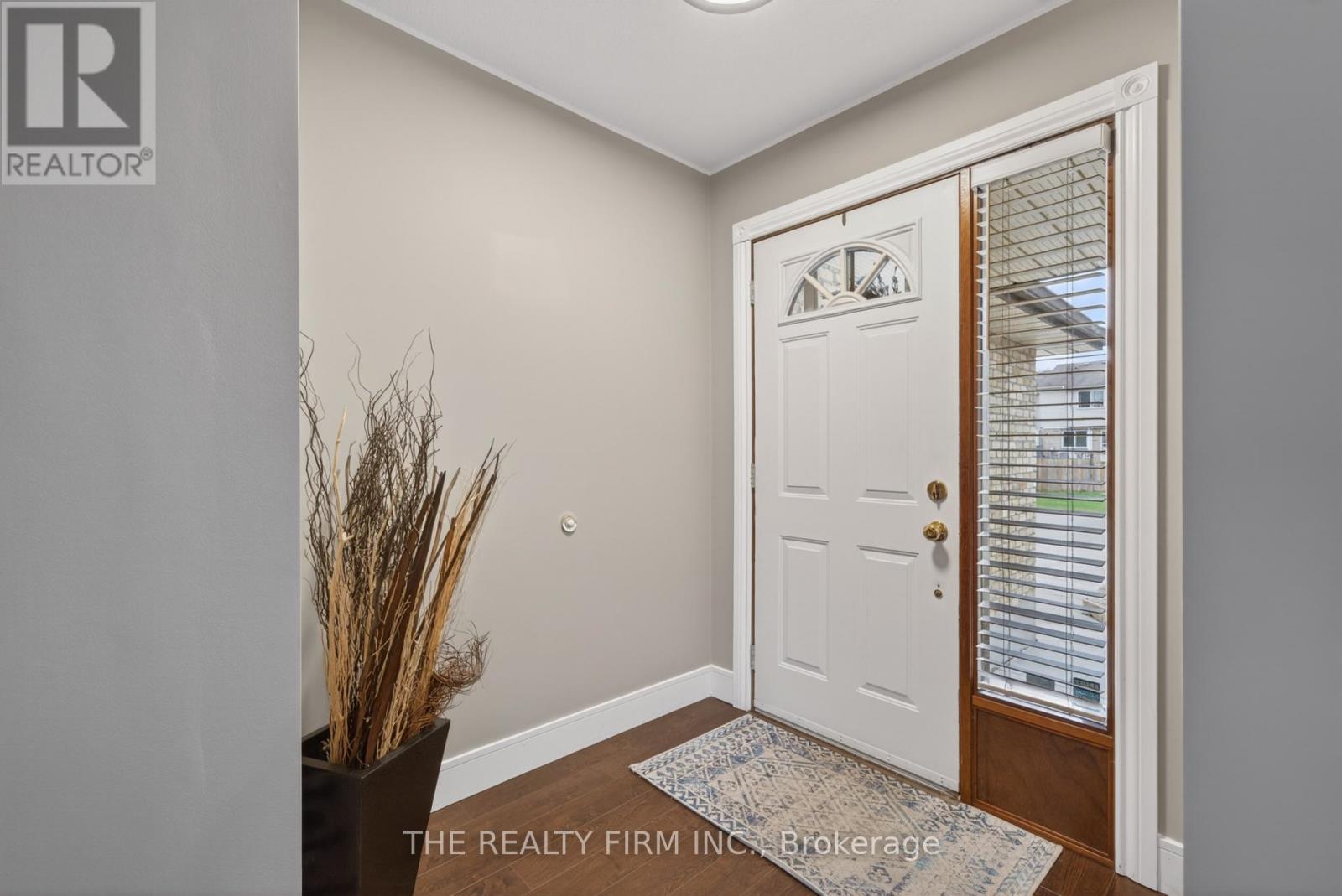 25 La Mantia Avenue, Strathroy-Caradoc, Ontario  N7G 3Z5 - Photo 2 - X12997326