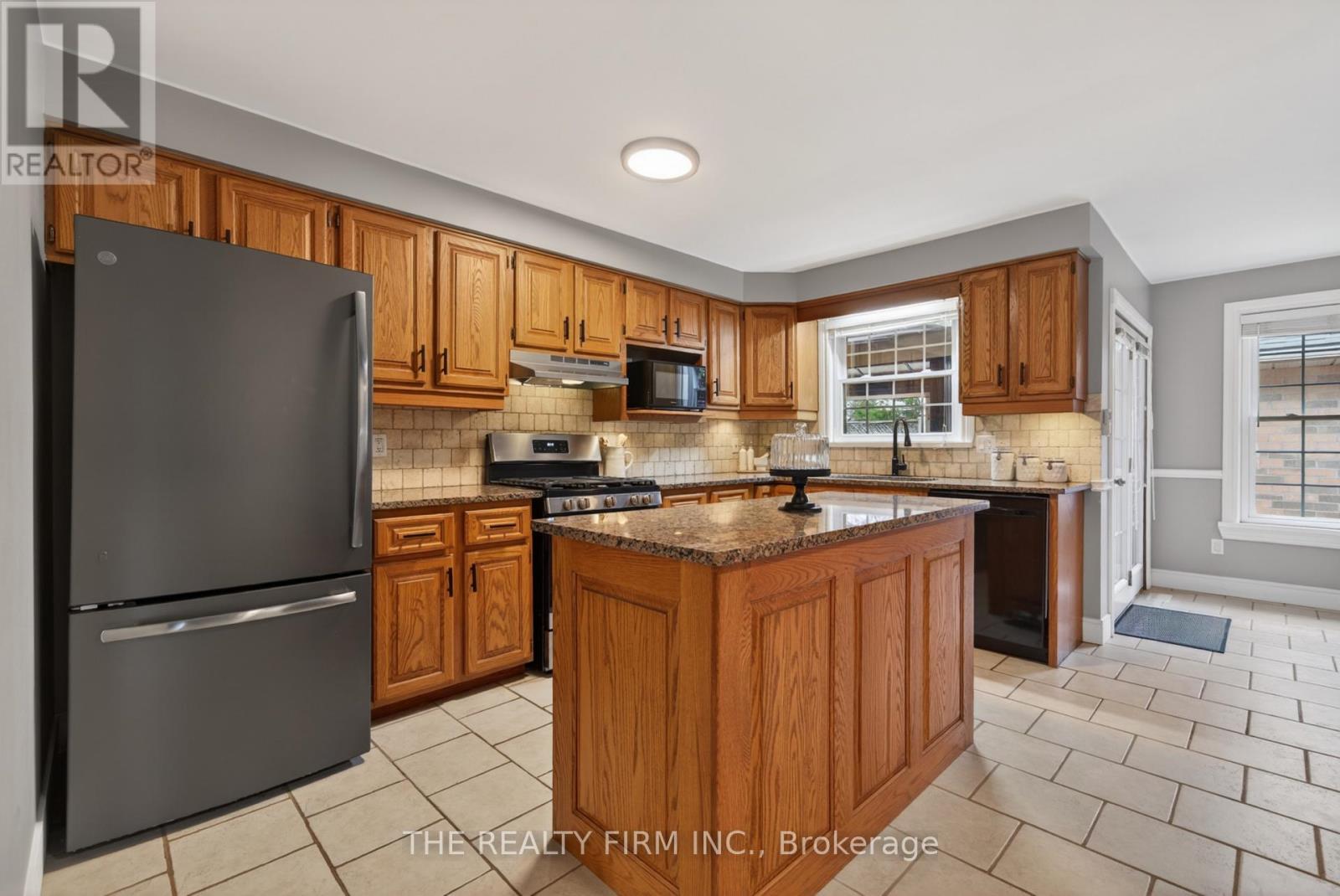 25 La Mantia Avenue, Strathroy-Caradoc, Ontario  N7G 3Z5 - Photo 9 - X12997326
