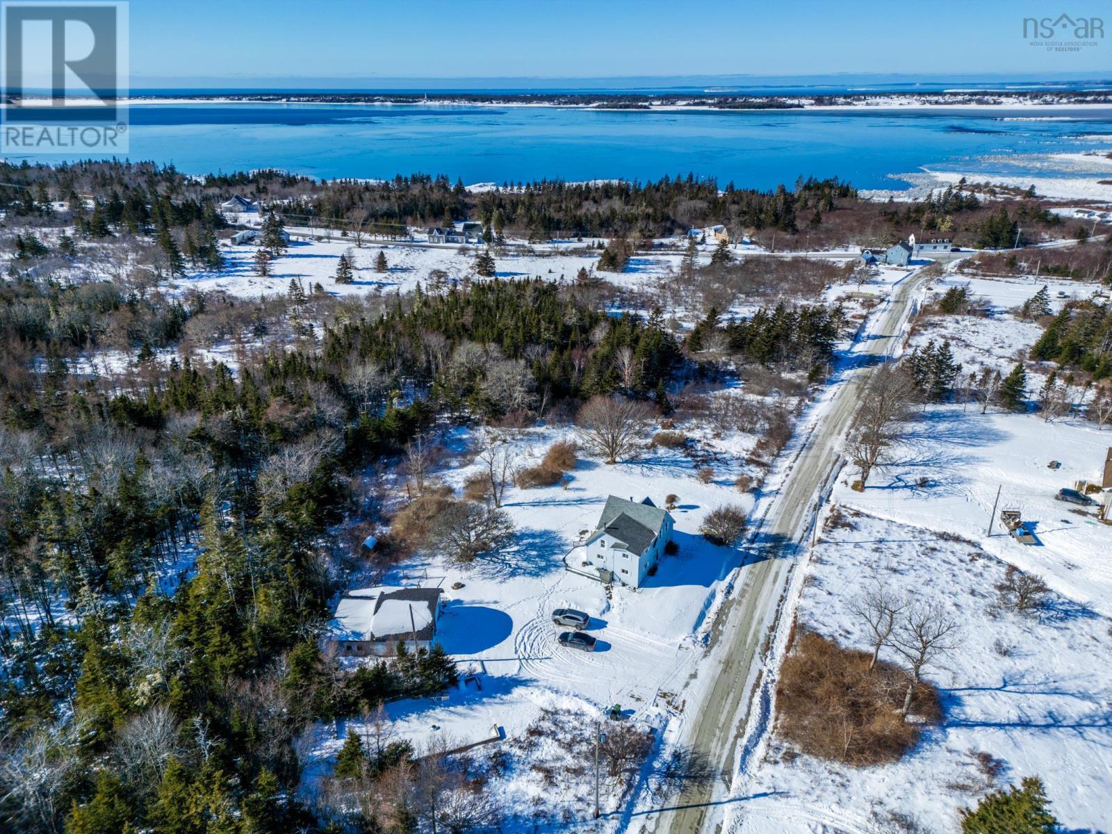 90 Oak Park Road, East Pubnico, Nova Scotia  B0W 2A0 - Photo 8 - 202603266