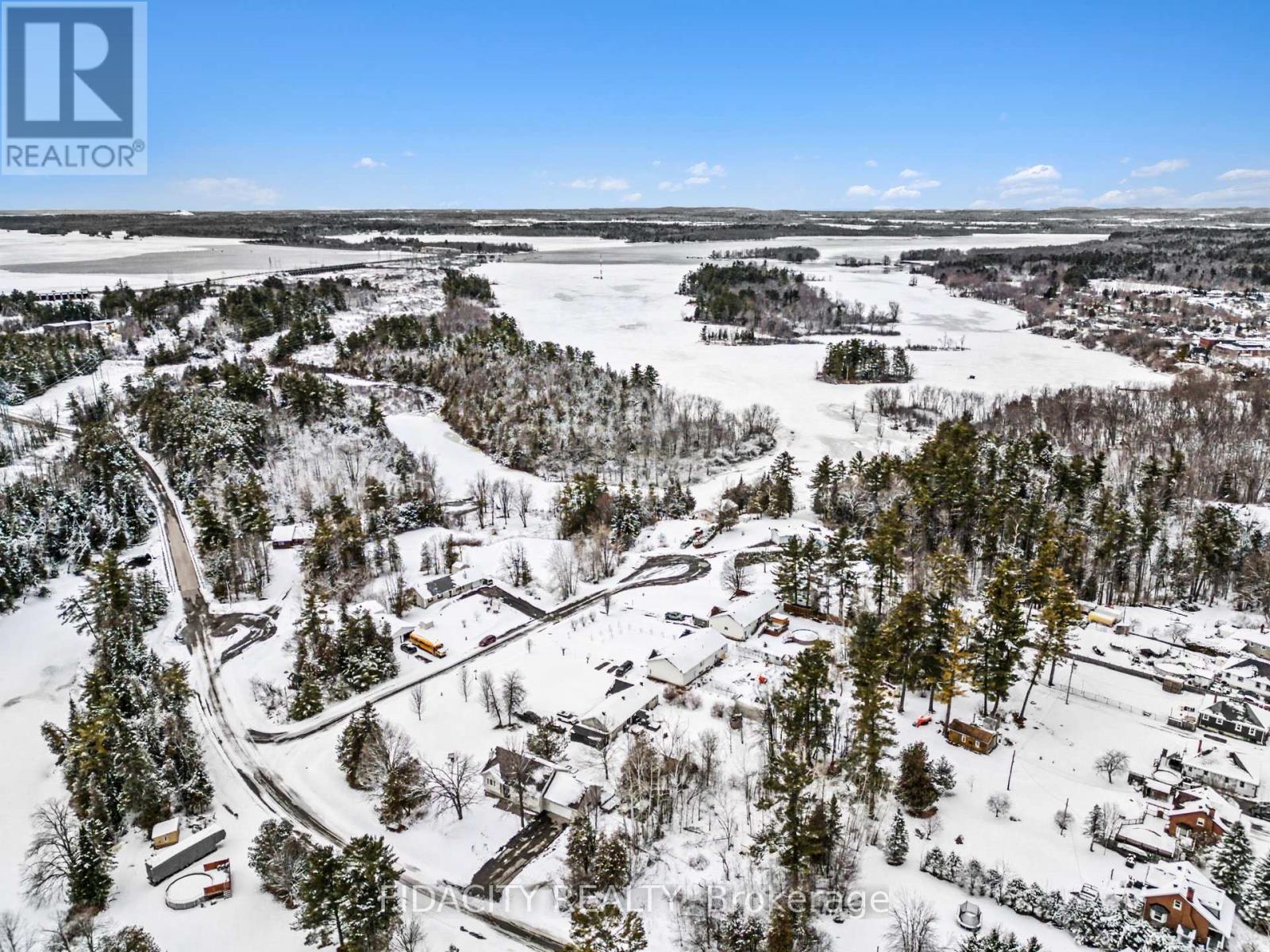 266 Clifford Campbell Street, Ottawa, Ontario  K0A 1X0 - Photo 44 - X12997310