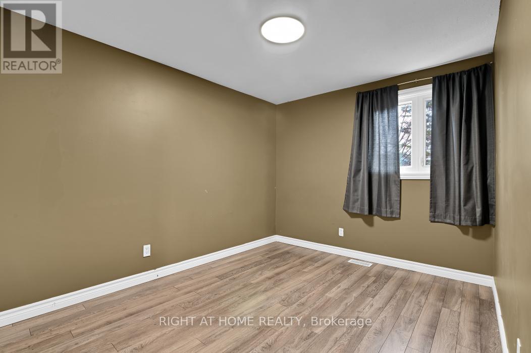 E - 1700 Lamoureux Drive, Ottawa, Ontario  K1E 2N2 - Photo 23 - X12997356