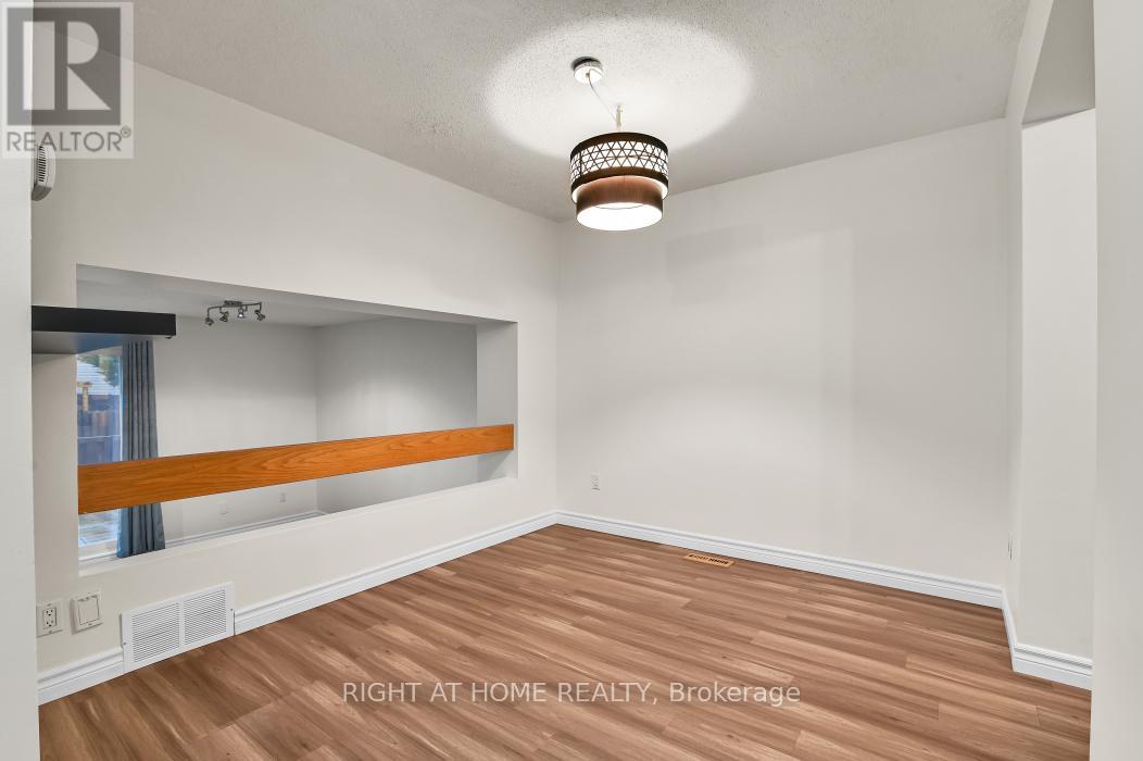 E - 1700 Lamoureux Drive, Ottawa, Ontario  K1E 2N2 - Photo 6 - X12997356