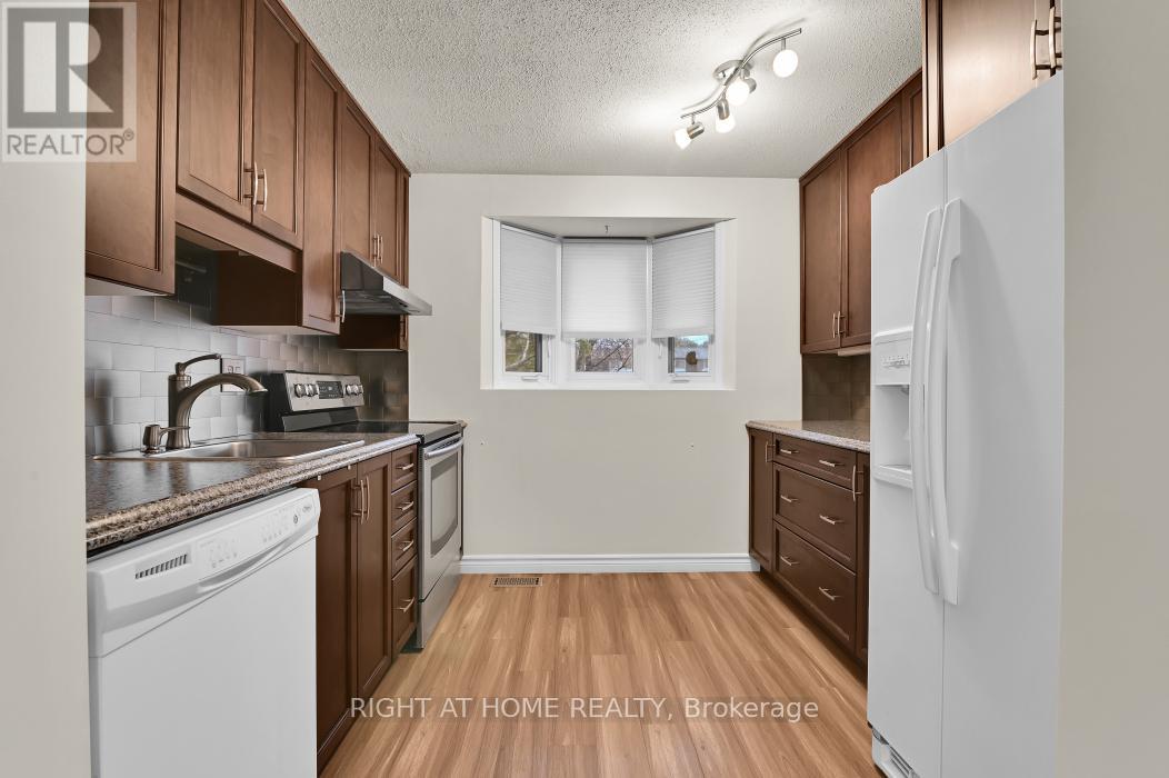 E - 1700 Lamoureux Drive, Ottawa, Ontario  K1E 2N2 - Photo 7 - X12997356