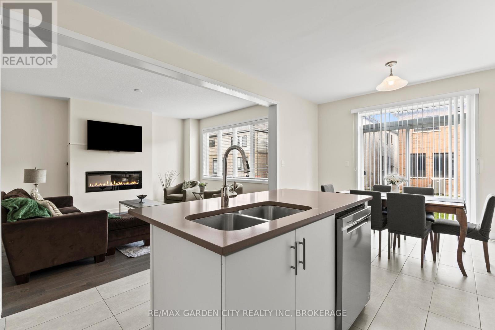 111 Sunflower Crescent, Thorold, Ontario  L3B 0L1 - Photo 11 - X12997300