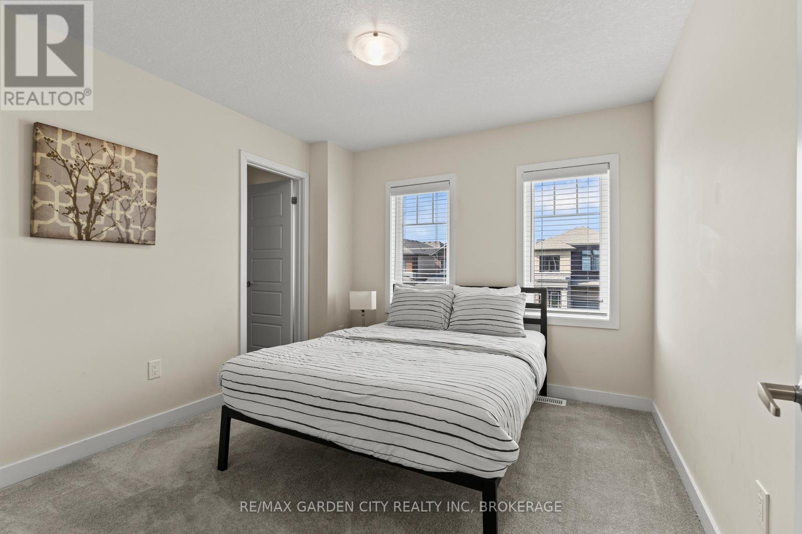 111 Sunflower Crescent, Thorold, Ontario  L3B 0L1 - Photo 23 - X12997300