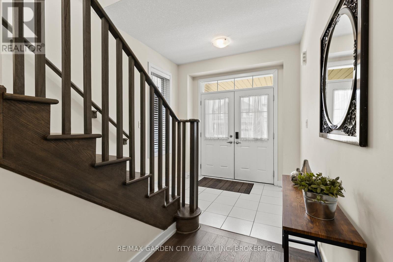 111 Sunflower Crescent, Thorold, Ontario  L3B 0L1 - Photo 6 - X12997300