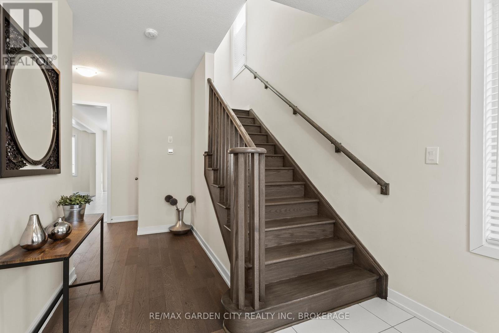 111 Sunflower Crescent, Thorold, Ontario  L3B 0L1 - Photo 7 - X12997300