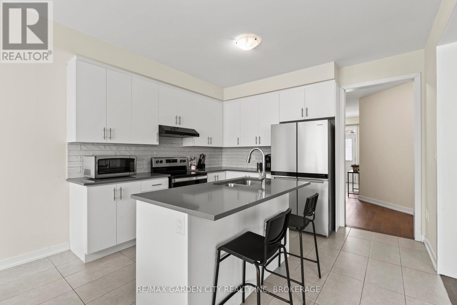 111 Sunflower Crescent, Thorold, Ontario  L3B 0L1 - Photo 8 - X12997300