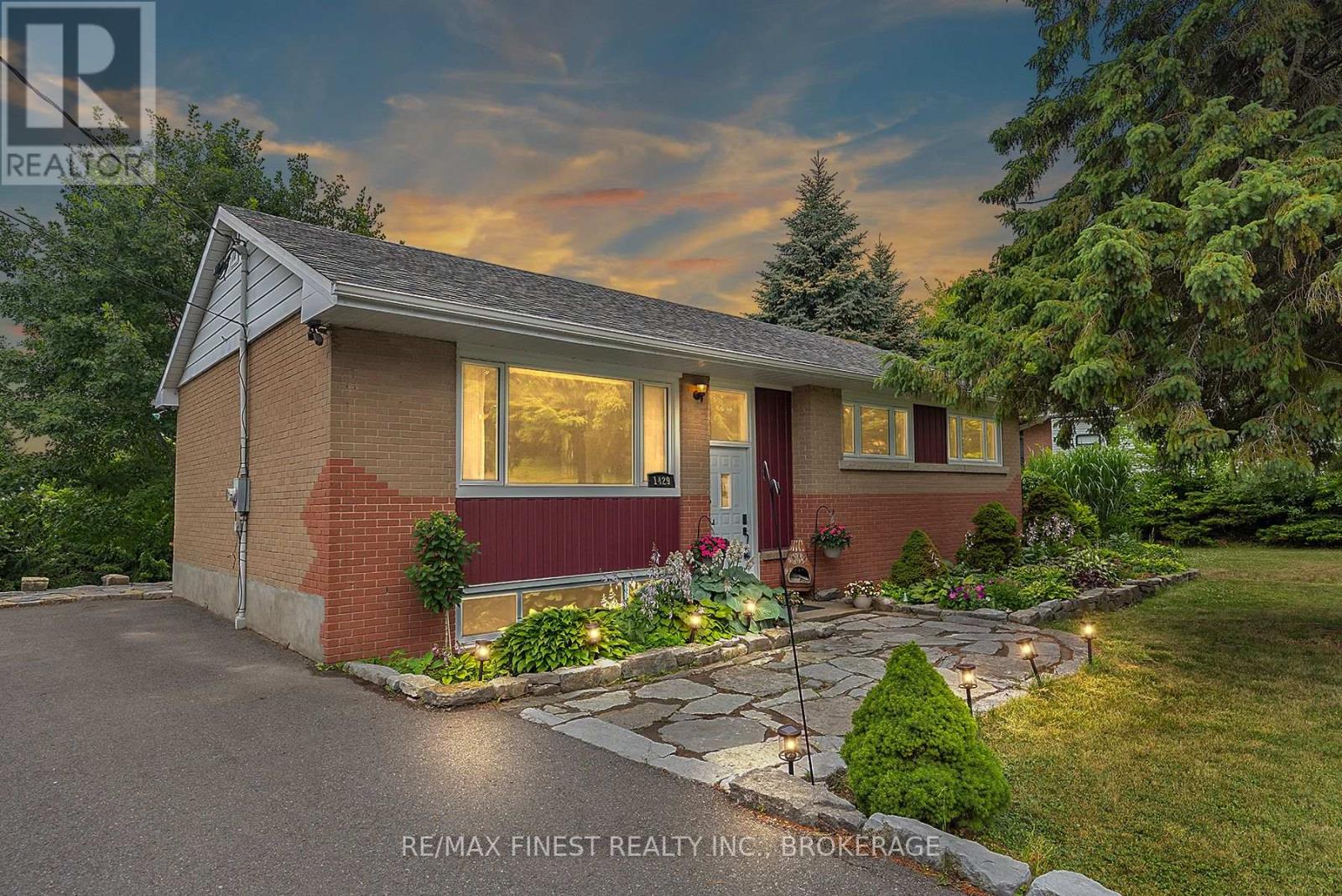 1429 Avondale Crescent, Kingston, Ontario K7P 2V2 - Photo 1 - X12849486