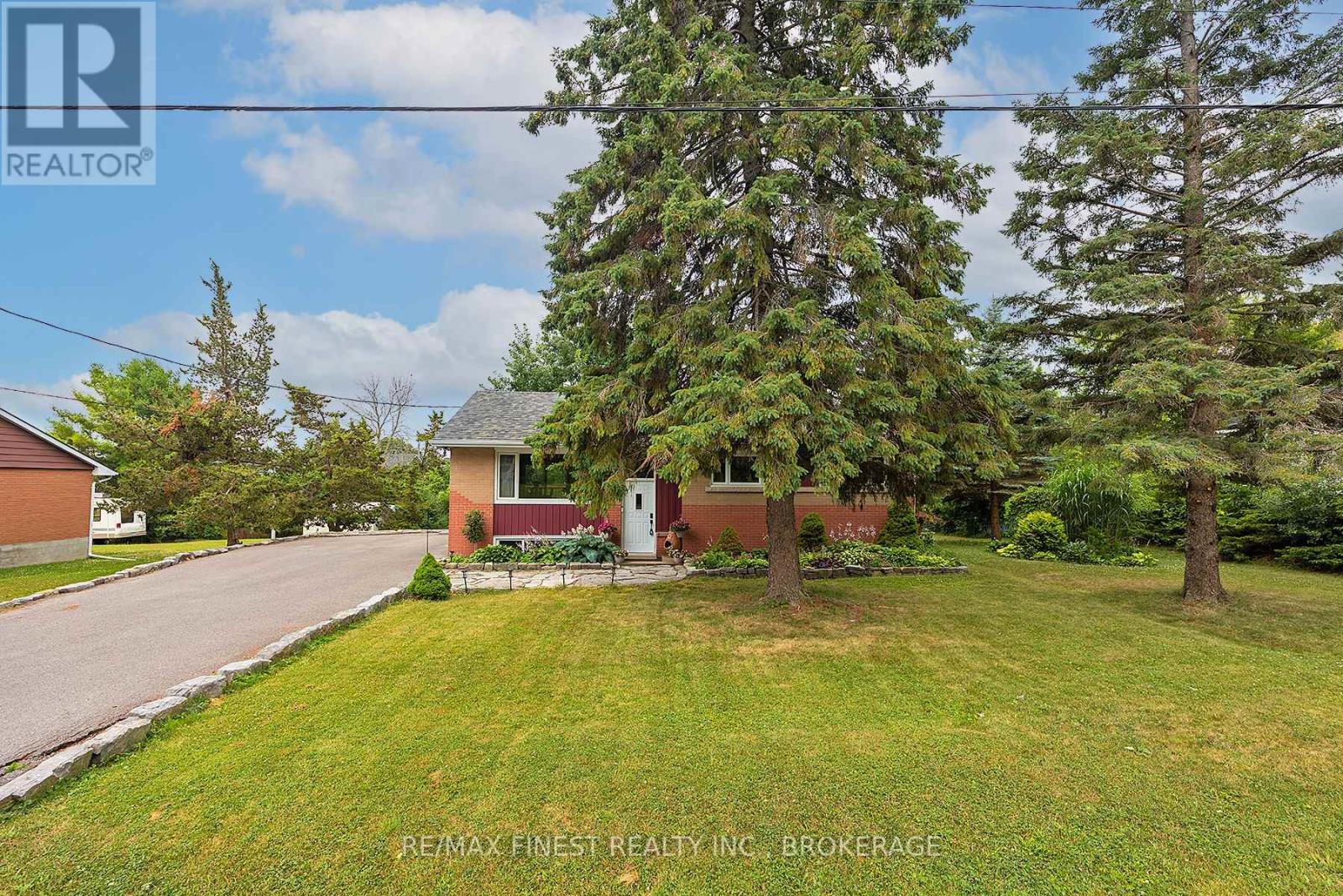 1429 Avondale Crescent, Kingston, Ontario K7P 2V2 - Photo 2 - X12849486