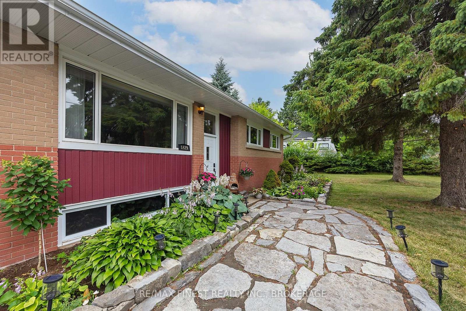 1429 Avondale Crescent, Kingston, Ontario K7P 2V2 - Photo 4 - X12849486