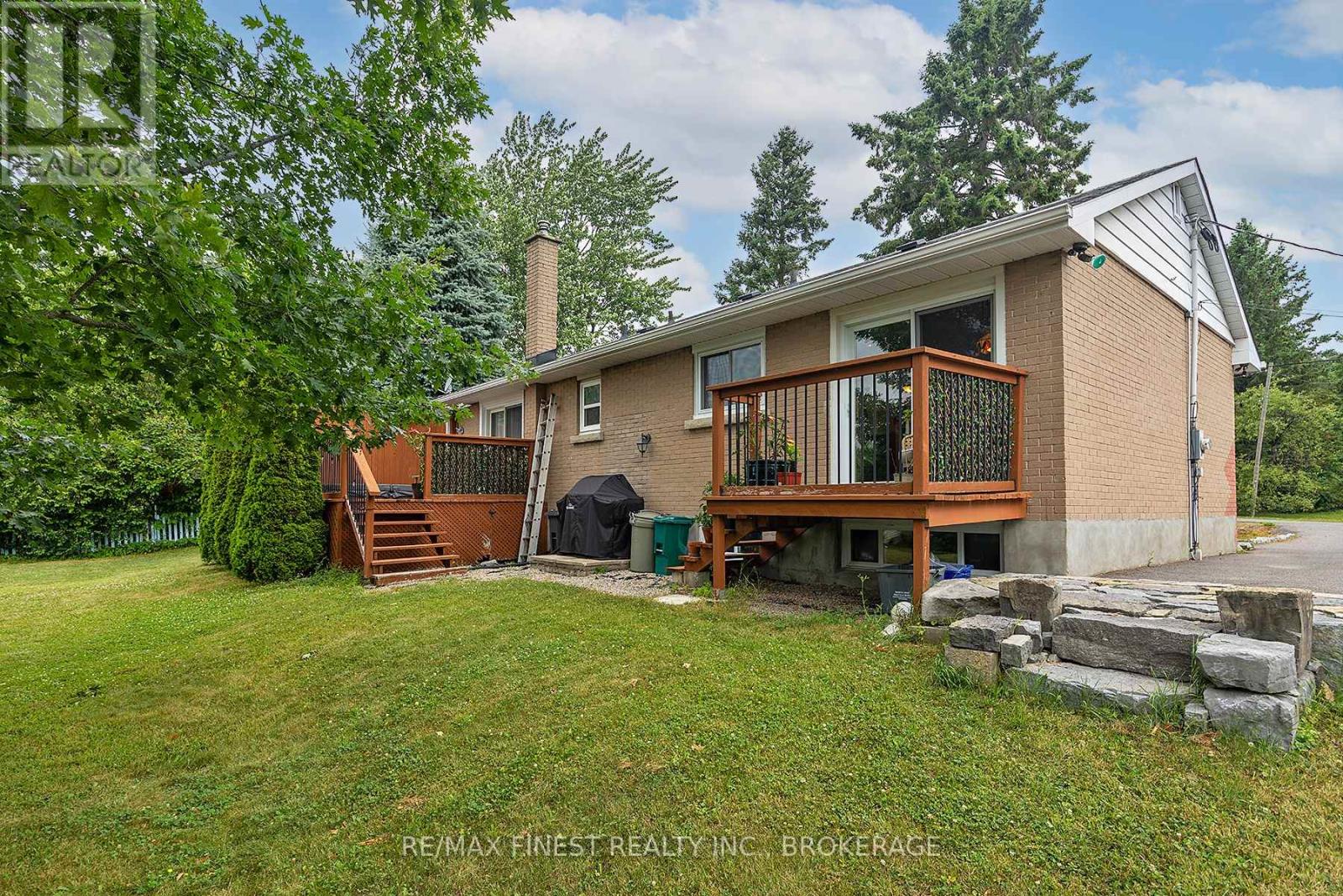 1429 Avondale Crescent, Kingston, Ontario K7P 2V2 - Photo 6 - X12849486