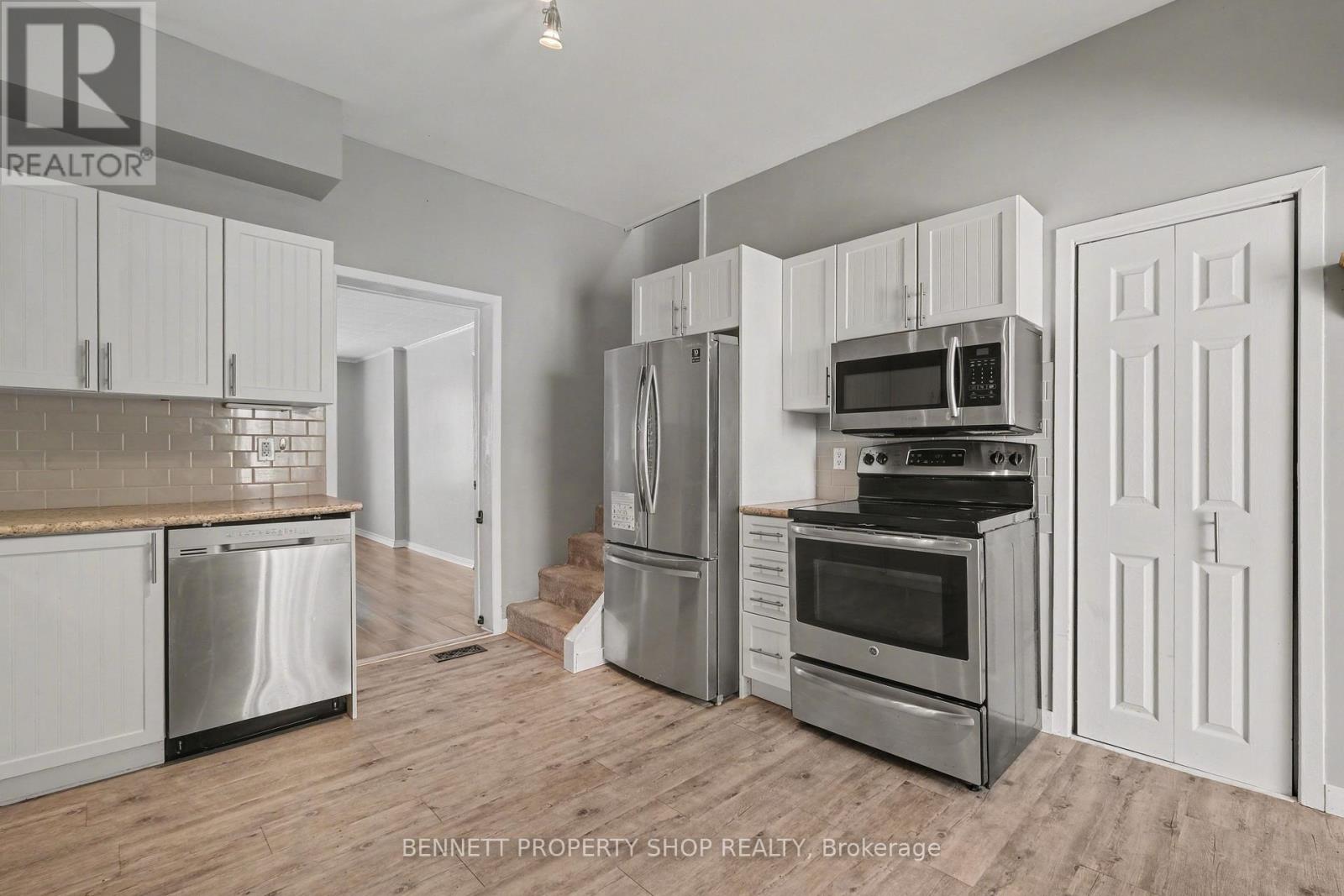 57 Charles Street, Carleton Place, Ontario  K7C 2Y2 - Photo 4 - X12851858