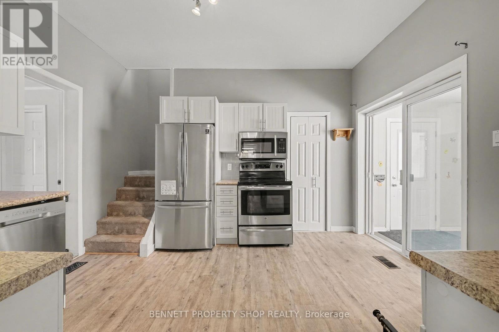 57 Charles Street, Carleton Place, Ontario  K7C 2Y2 - Photo 5 - X12851858