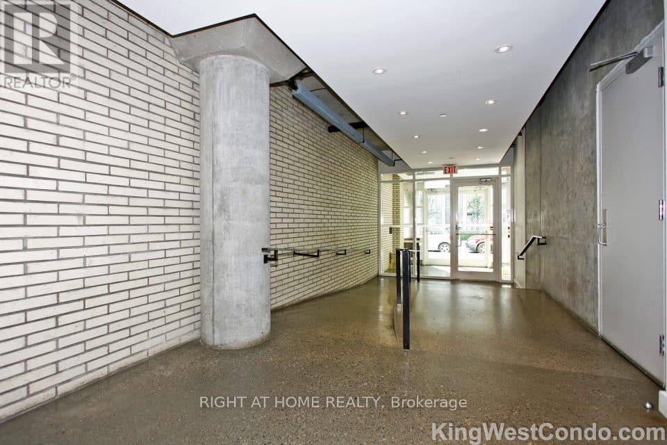 305 - 32 Stewart Street, Toronto, Ontario M5V 1H6 - Photo 3 - C12695810