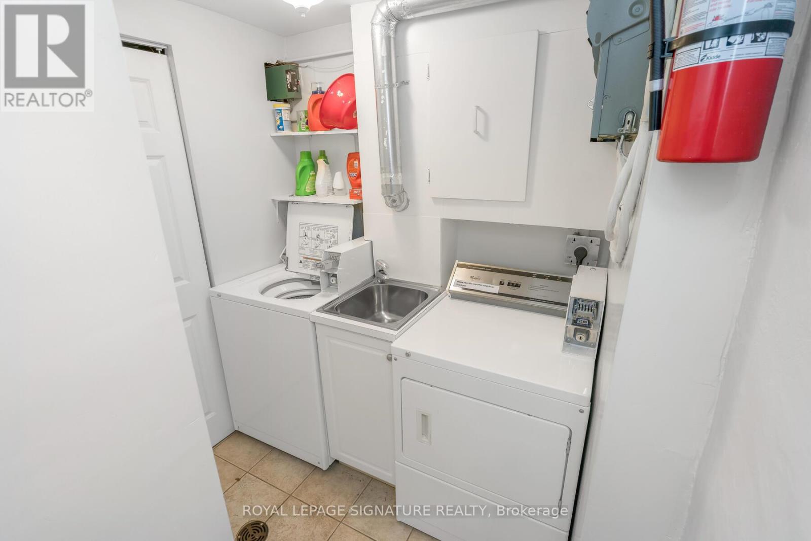 317 A Durie Street, Toronto, Ontario  M6S 3G2 - Photo 21 - W12843630