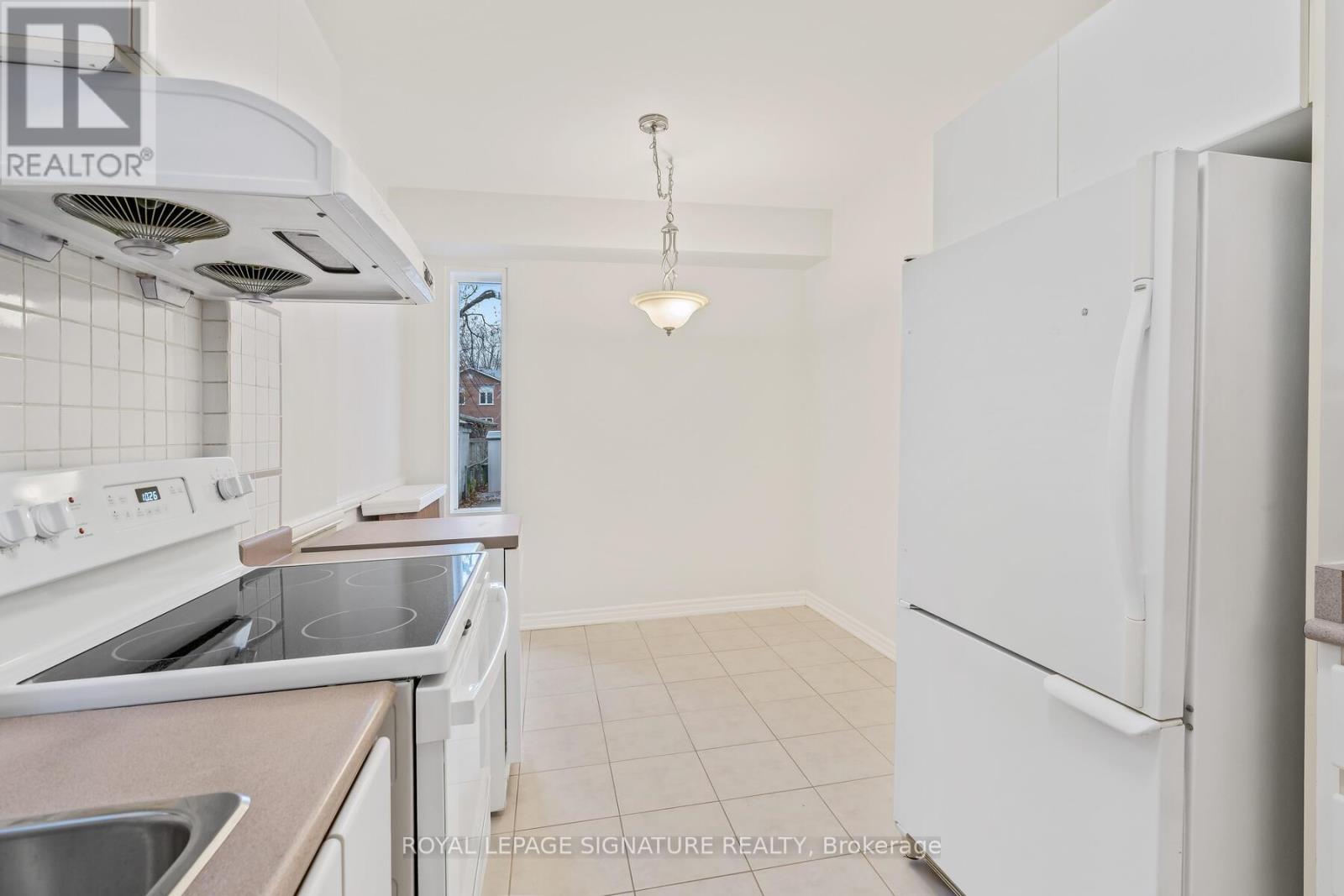 317 A Durie Street, Toronto, Ontario  M6S 3G2 - Photo 11 - W12843630