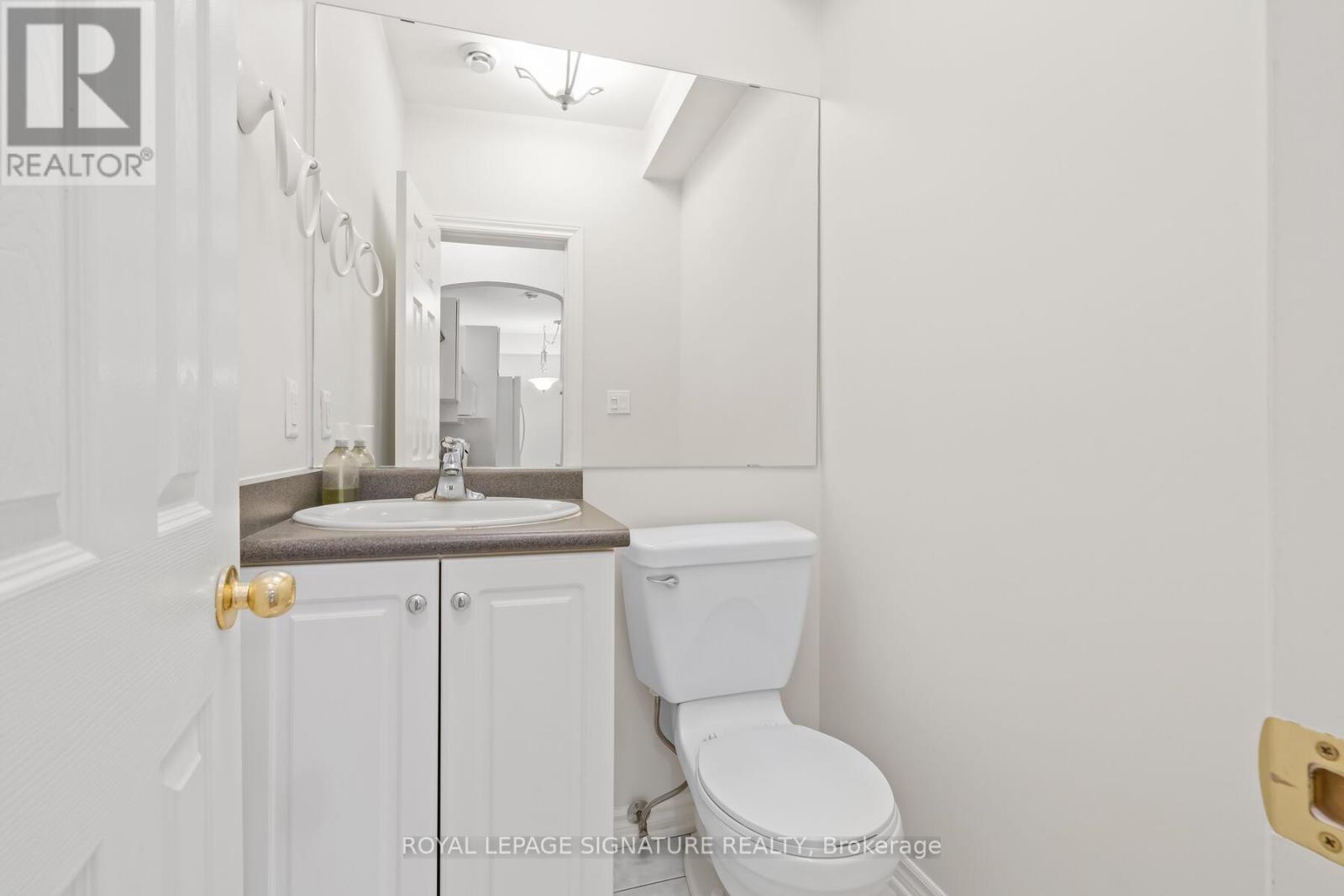 317 A Durie Street, Toronto, Ontario  M6S 3G2 - Photo 14 - W12843630