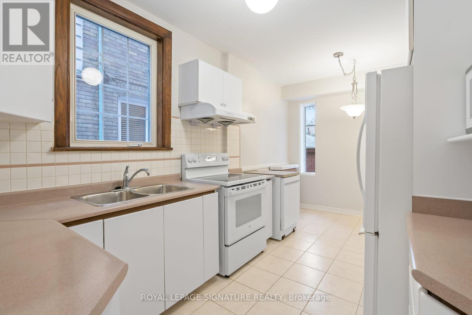 317 A Durie Street, Toronto, Ontario  M6S 3G2 - Photo 10 - W12843630