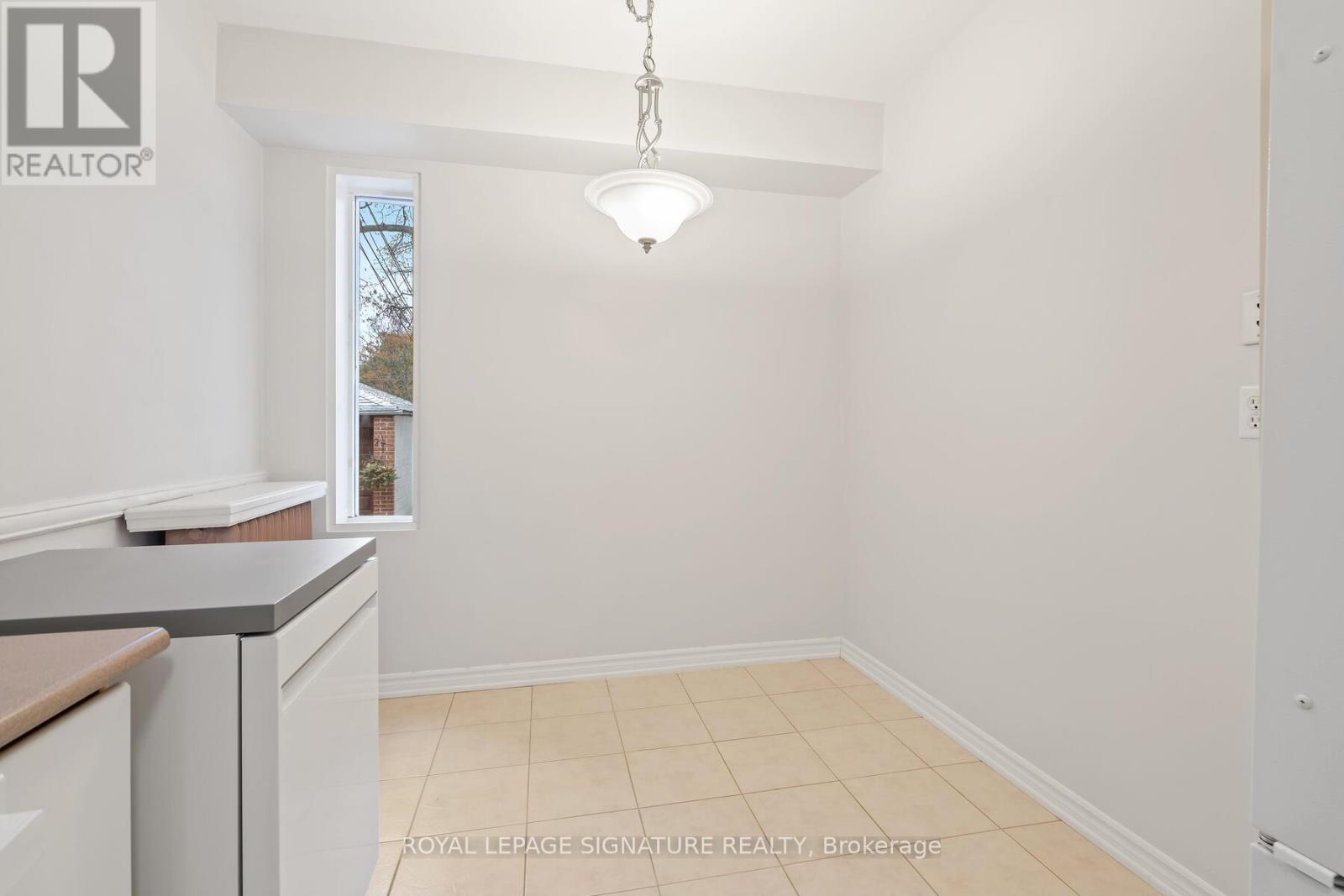 317 A Durie Street, Toronto, Ontario  M6S 3G2 - Photo 12 - W12843630