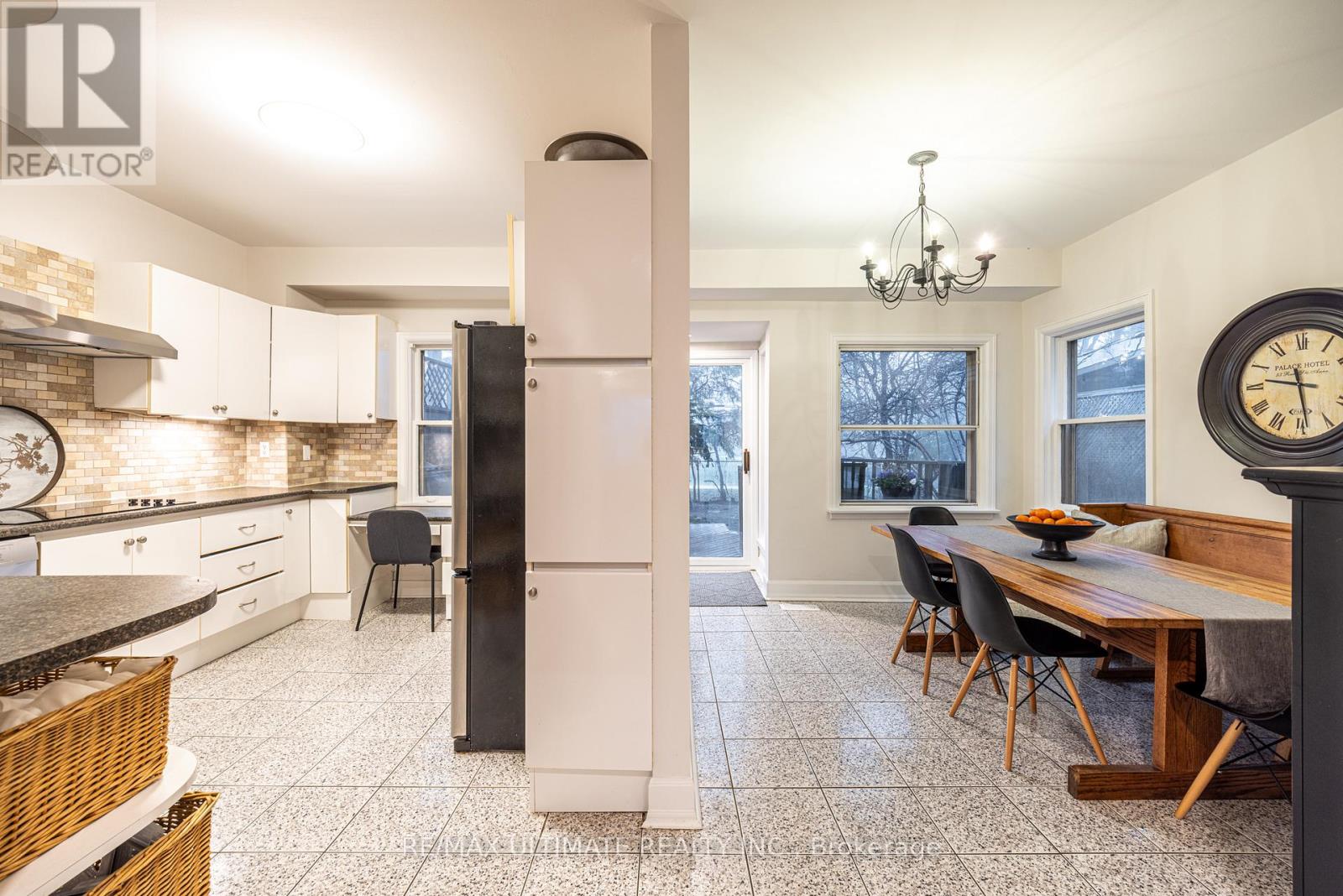 156 Glenvale Boulevard, Toronto, Ontario  M4G 2W3 - Photo 16 - C12997378