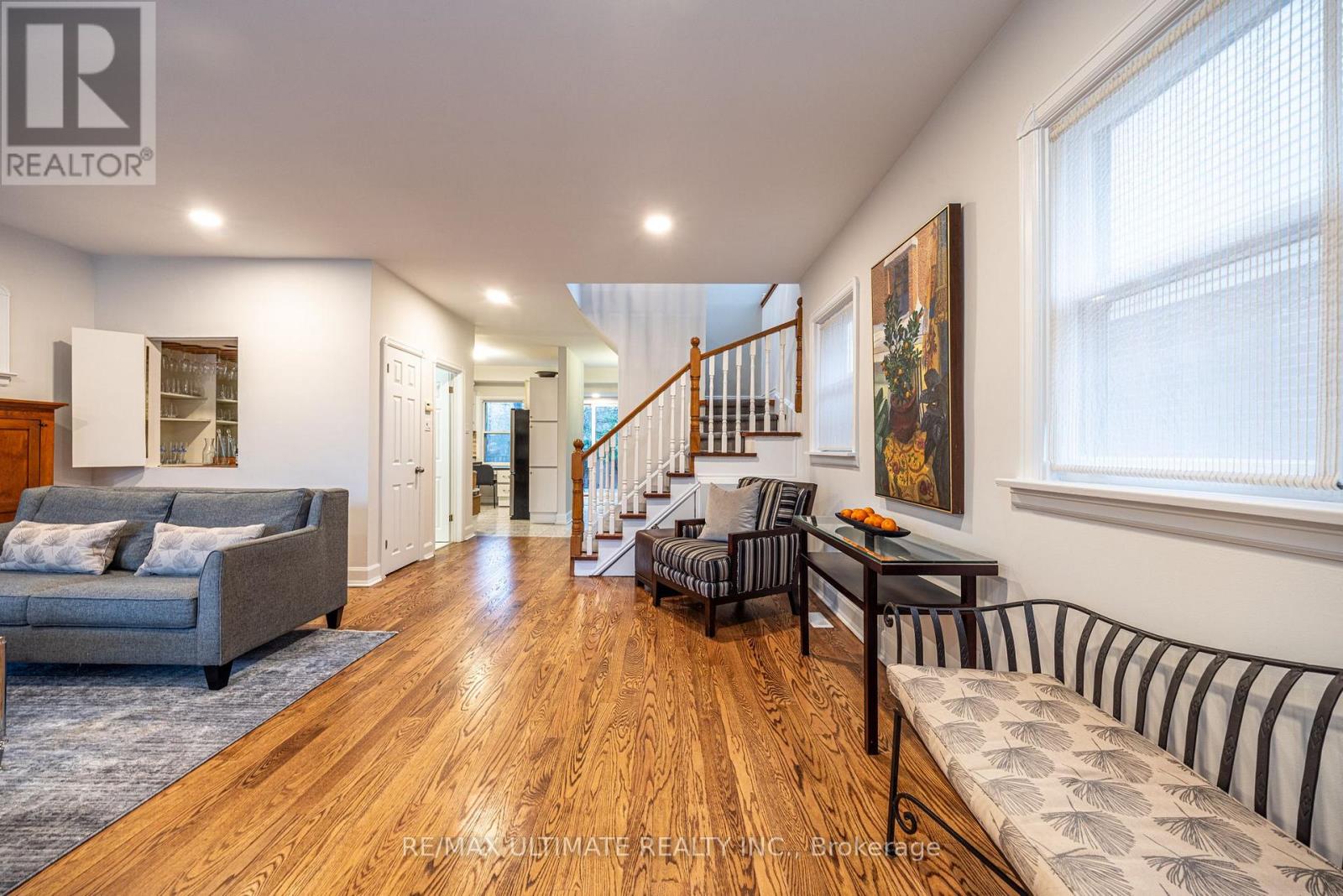 156 Glenvale Boulevard, Toronto, Ontario  M4G 2W3 - Photo 2 - C12997378