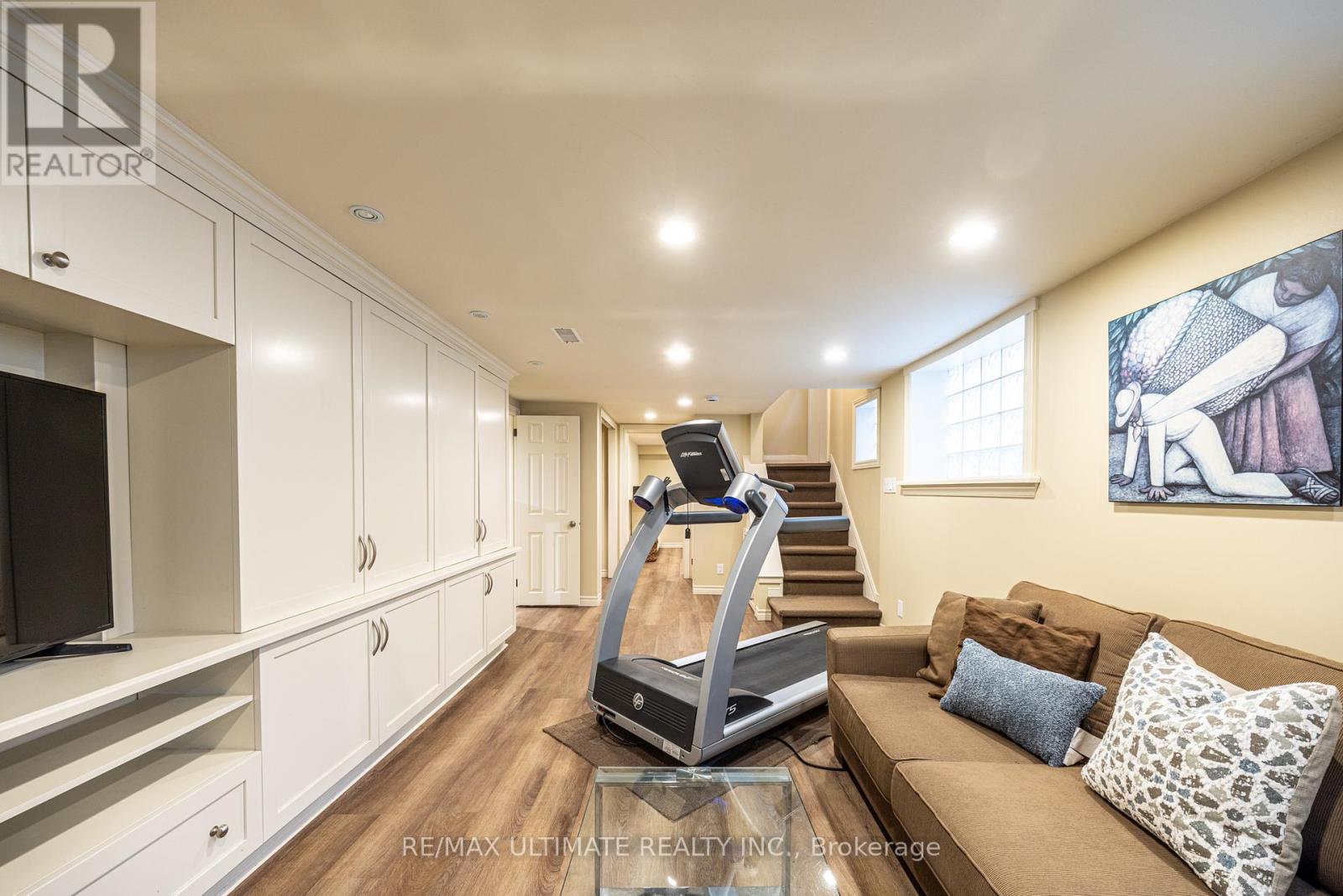 156 Glenvale Boulevard, Toronto, Ontario  M4G 2W3 - Photo 43 - C12997378