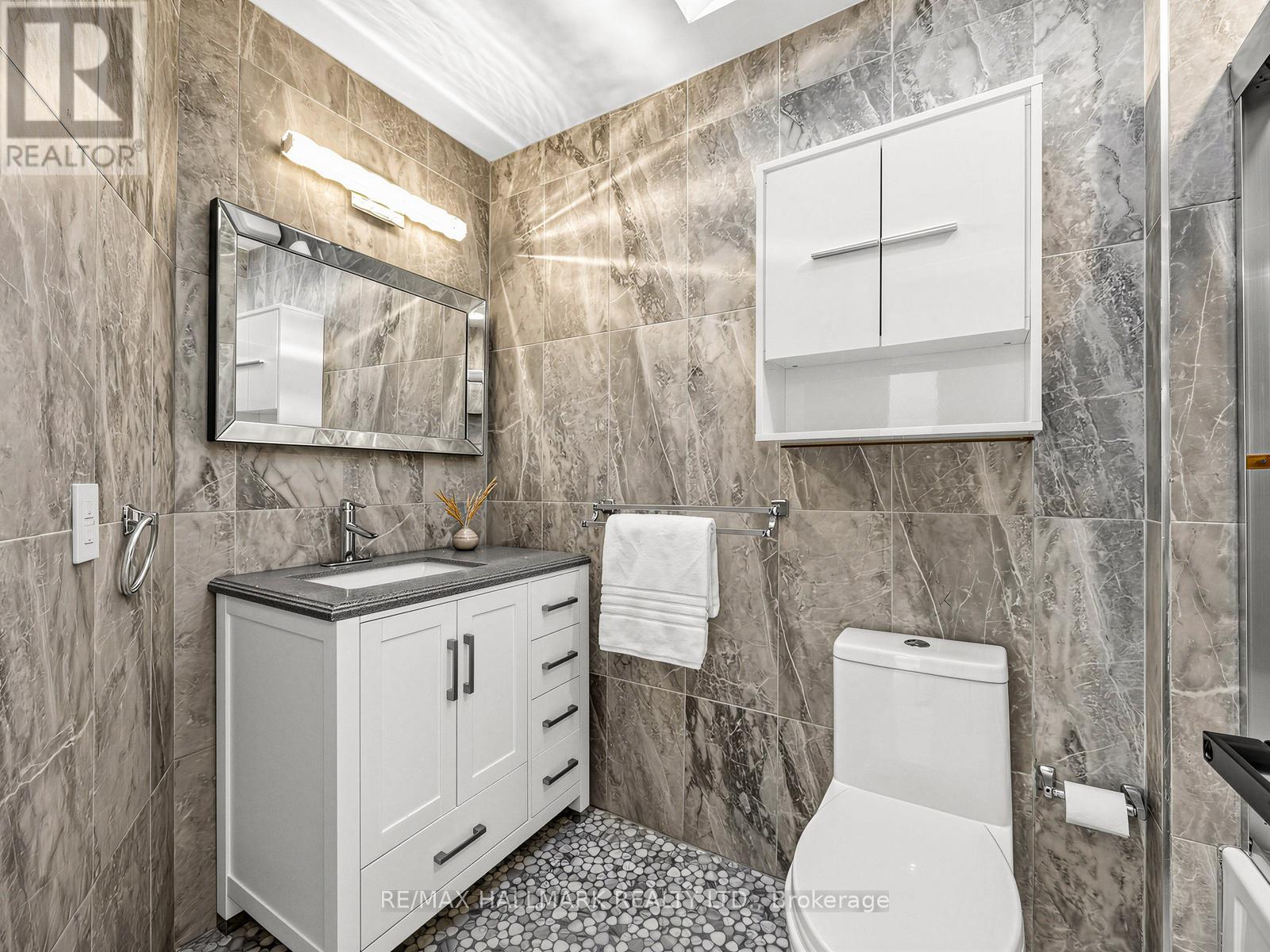 276 Floyd Avenue, Toronto, Ontario  M4J 2J3 - Photo 22 - E12997298