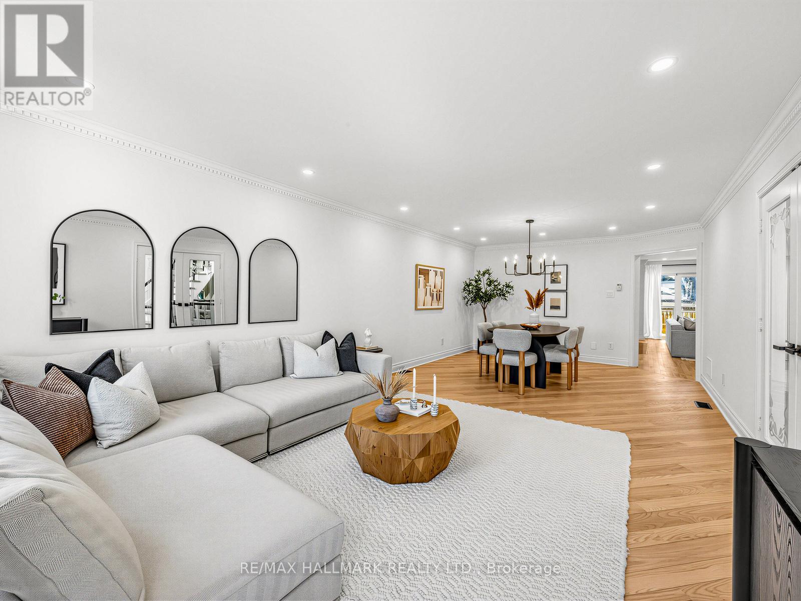 276 Floyd Avenue, Toronto, Ontario  M4J 2J3 - Photo 5 - E12997298