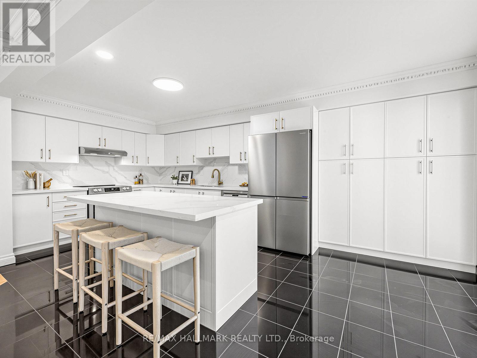 276 Floyd Avenue, Toronto, Ontario  M4J 2J3 - Photo 8 - E12997298