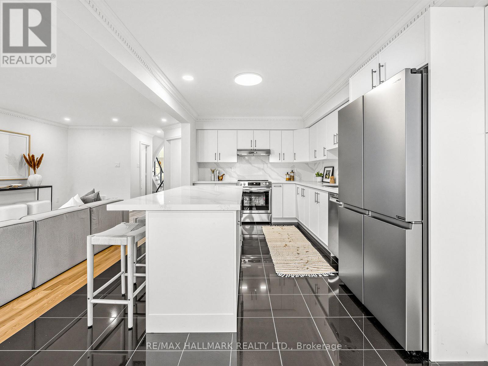 276 Floyd Avenue, Toronto, Ontario  M4J 2J3 - Photo 9 - E12997298