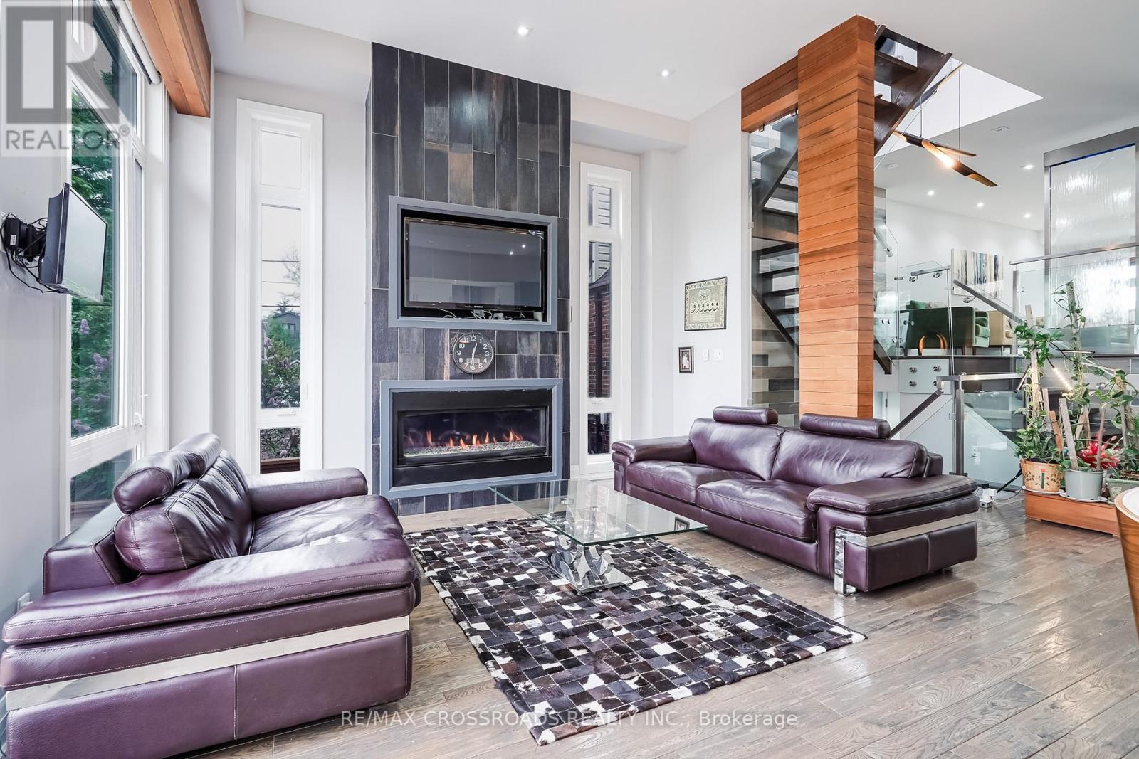 1a Roblin Avenue, Toronto, Ontario  M4C 3P7 - Photo 15 - E12997390