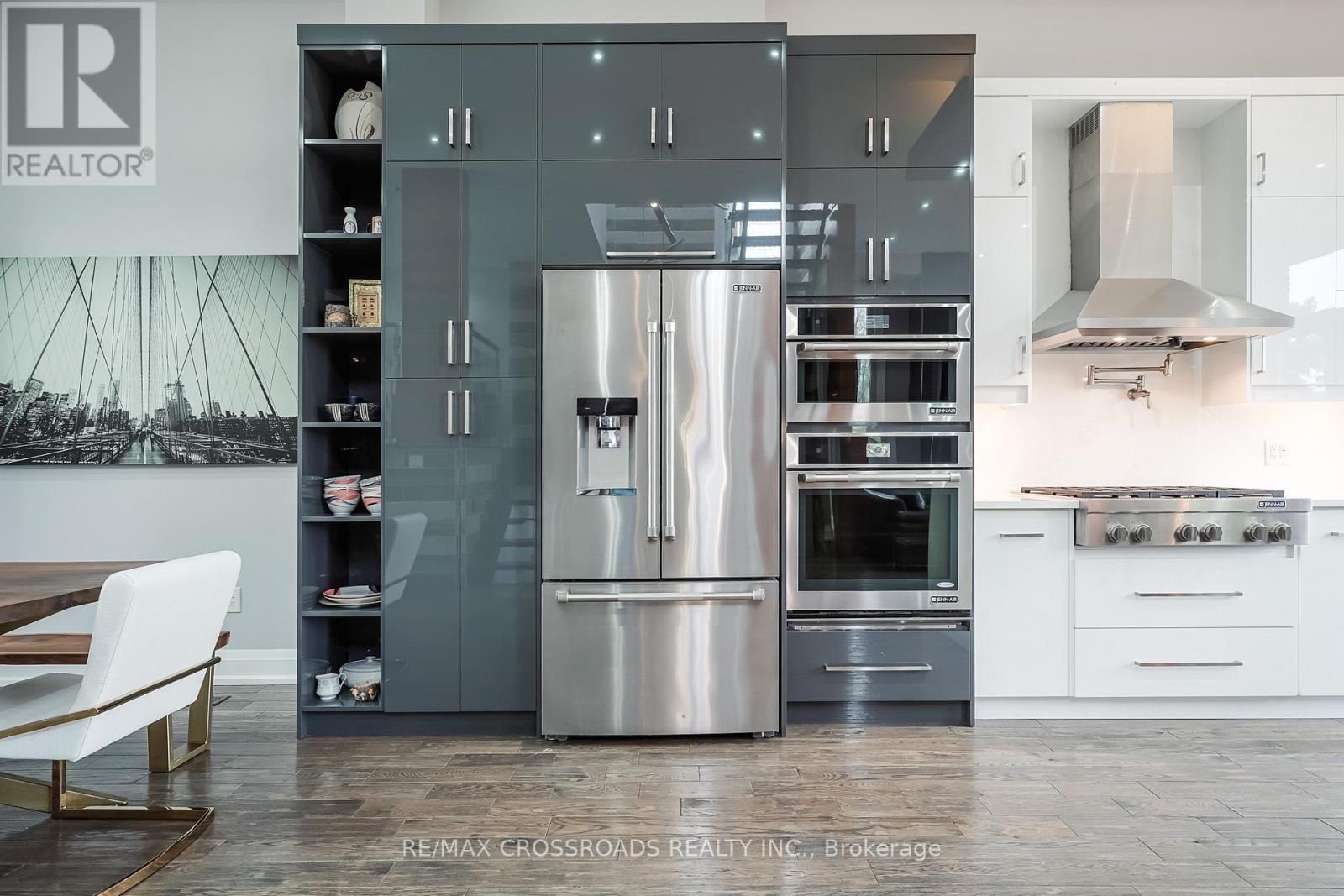 1a Roblin Avenue, Toronto, Ontario  M4C 3P7 - Photo 9 - E12997390