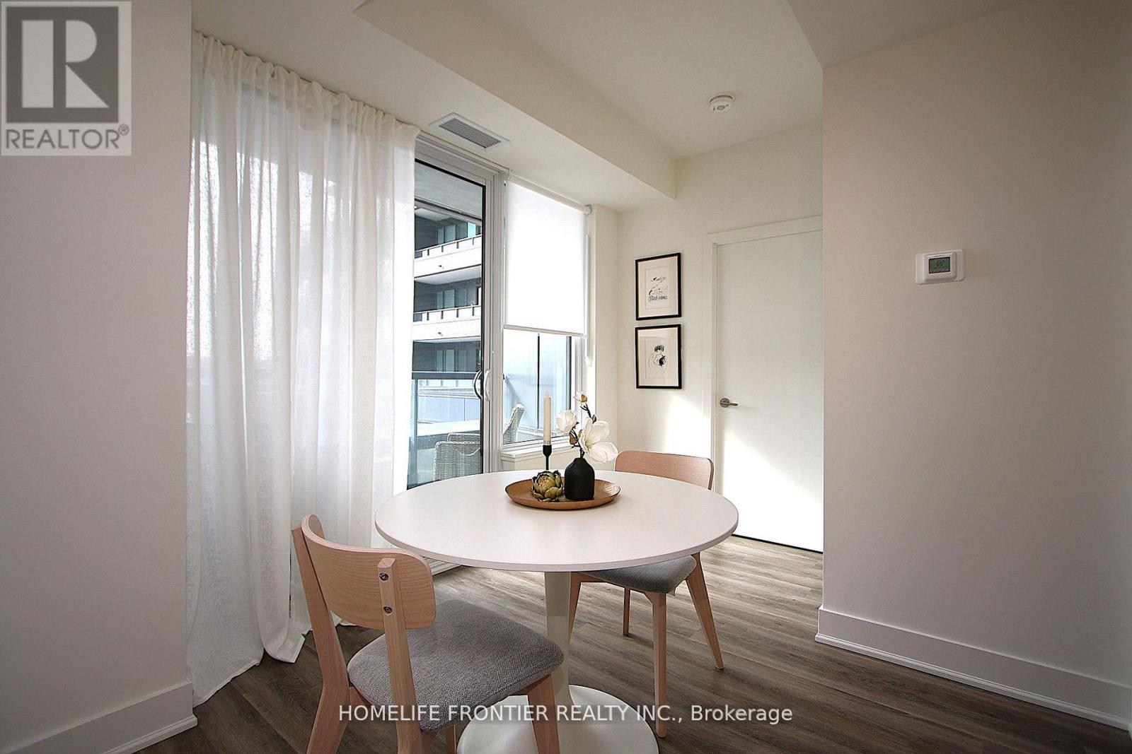 220 - 185 Deerfield Road, Newmarket, Ontario  L2Y 0G7 - Photo 8 - N12997372