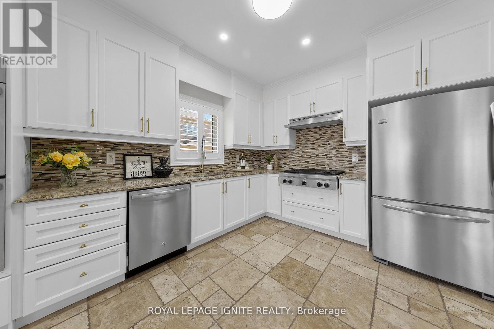 134 Gardiner Drive, Bradford West Gwillimbury, Ontario  L3Z 0J6 - Photo 11 - N12997402