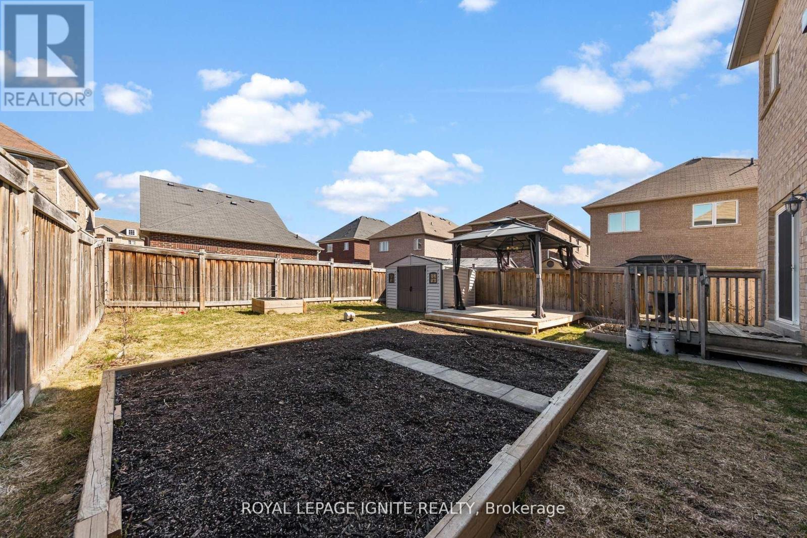 134 Gardiner Drive, Bradford West Gwillimbury, Ontario  L3Z 0J6 - Photo 2 - N12997402