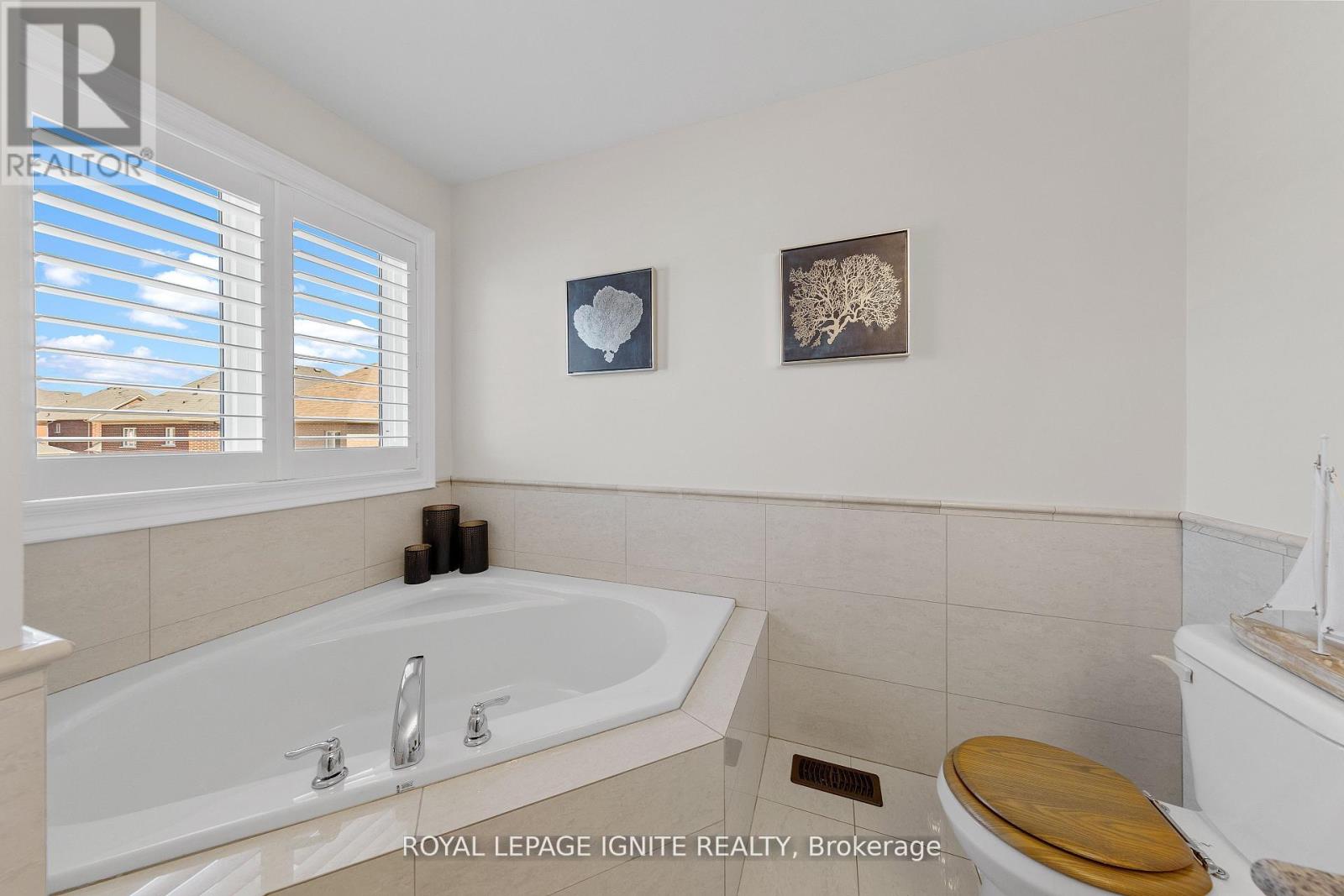 134 Gardiner Drive, Bradford West Gwillimbury, Ontario  L3Z 0J6 - Photo 25 - N12997402