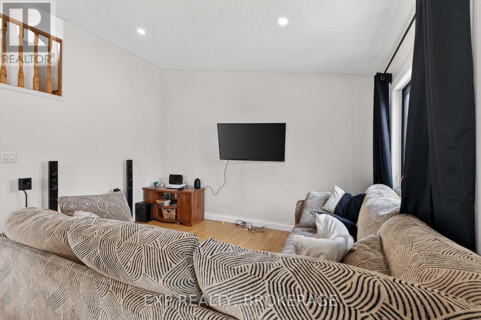 2928 Hiscocks Road, Front Of Leeds & Seeleys Bay, Ontario K7G 2V4 - Photo 9 - X12995554