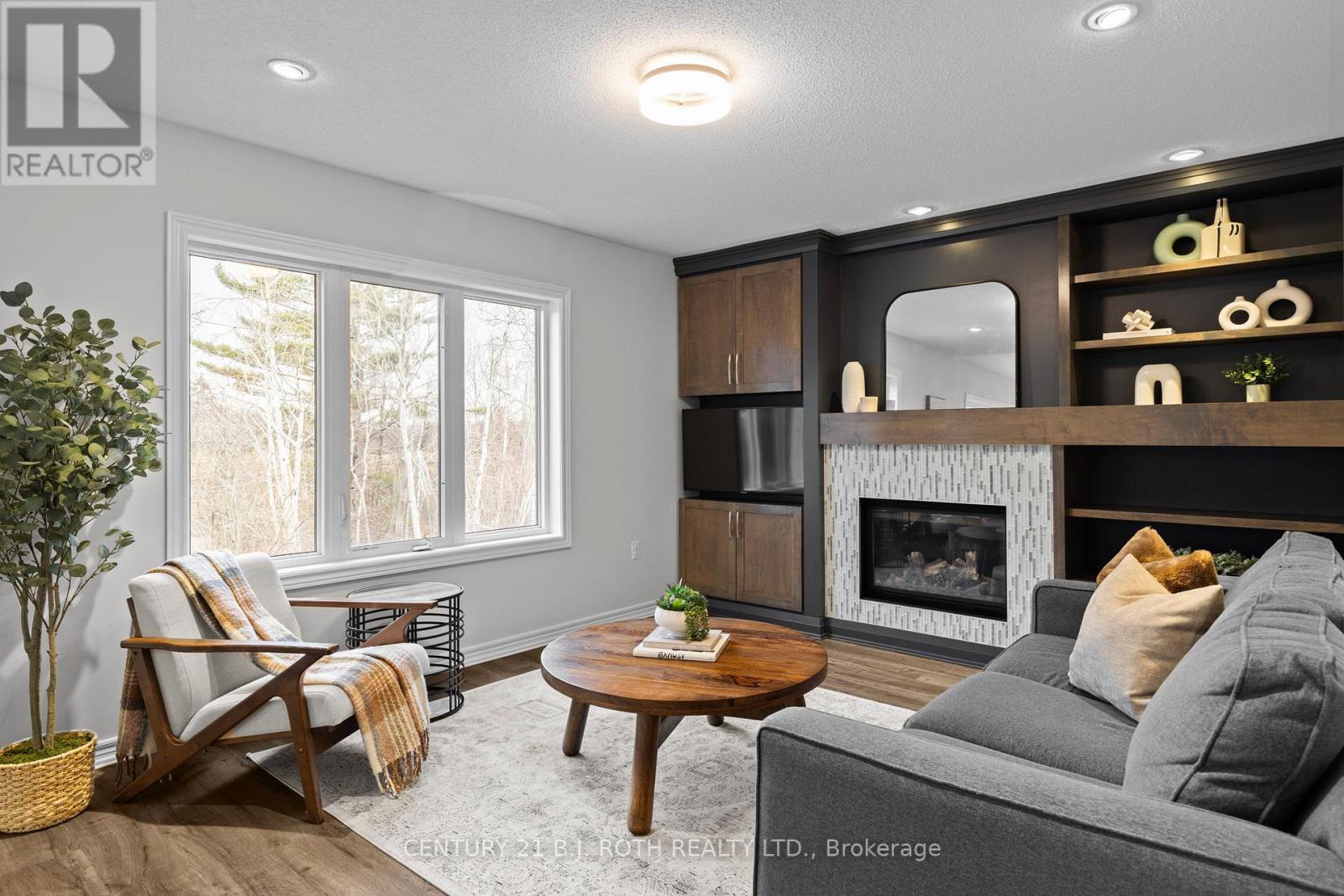 30 Megan Crescent, Barrie, Ontario  L4N 6E2 - Photo 12 - S12997354