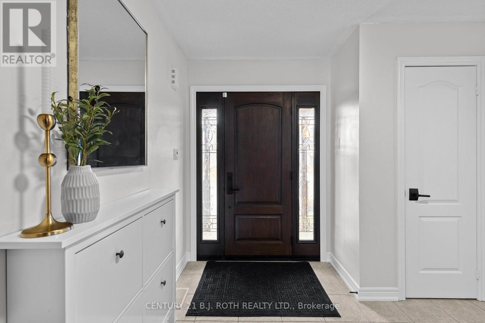 30 Megan Crescent, Barrie, Ontario  L4N 6E2 - Photo 2 - S12997354