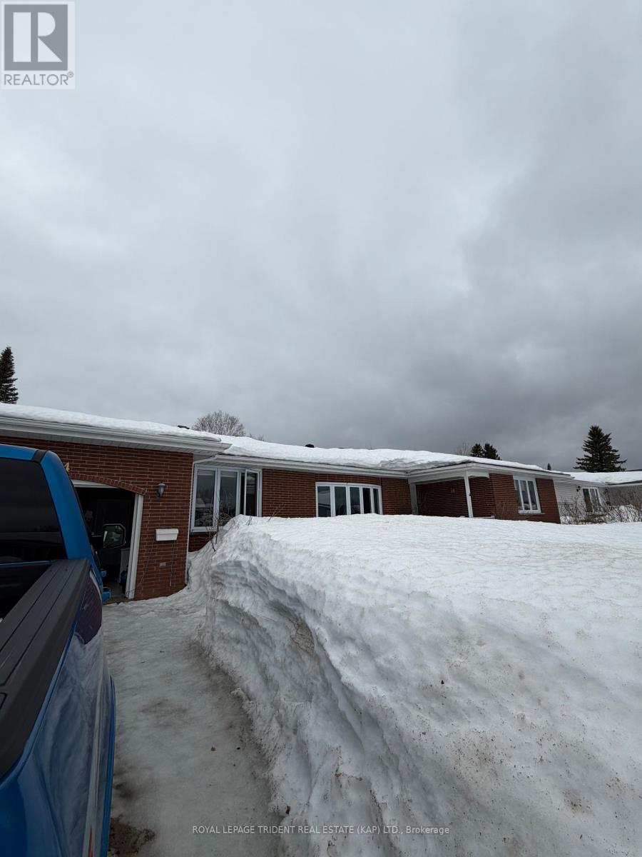 14 KENNEDY AVENUE, Kapuskasing, Ontario