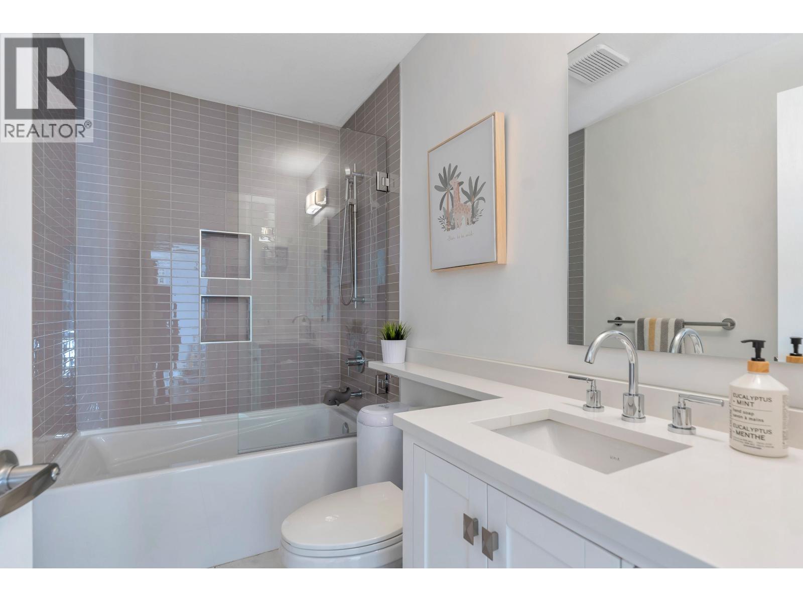 102 245 W 15th Street, North Vancouver, British Columbia  V7M 1S3 - Photo 19 - R3111123